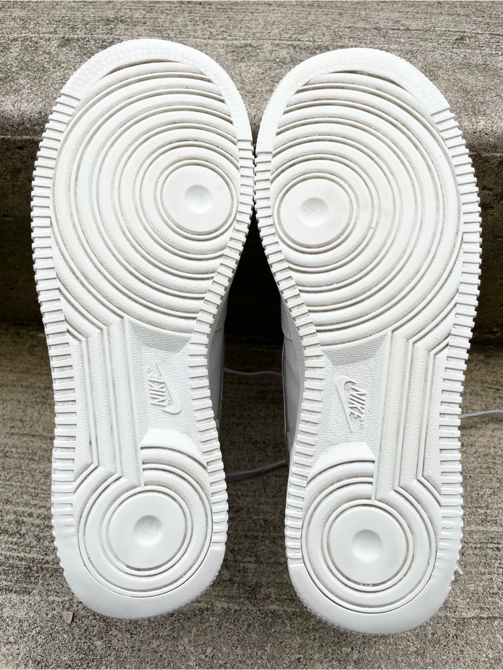 Nike Air Force 1 Women’s Sneakers White Gold Size US 8 EUR 39 CM 25 Authentic - Picture 9 of 9